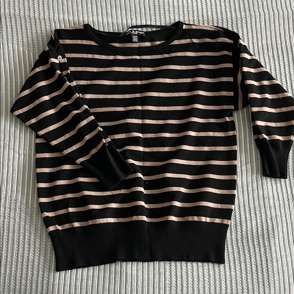 Cable & Gauge Black and Tan Crew Neck Sweater